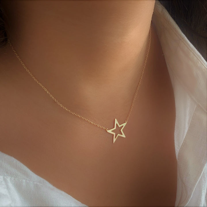 Solo Star Necklace